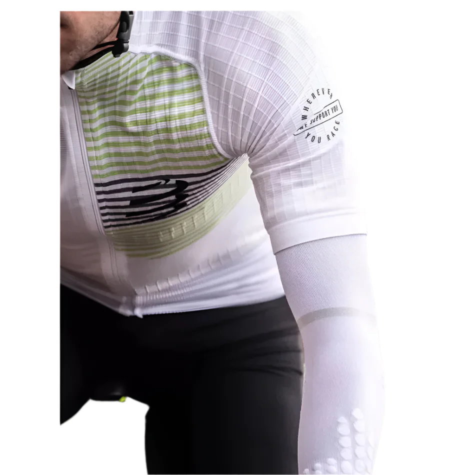 Compressport Unisex ArmForce Ultralight Arm Sleeves in White - Image 3