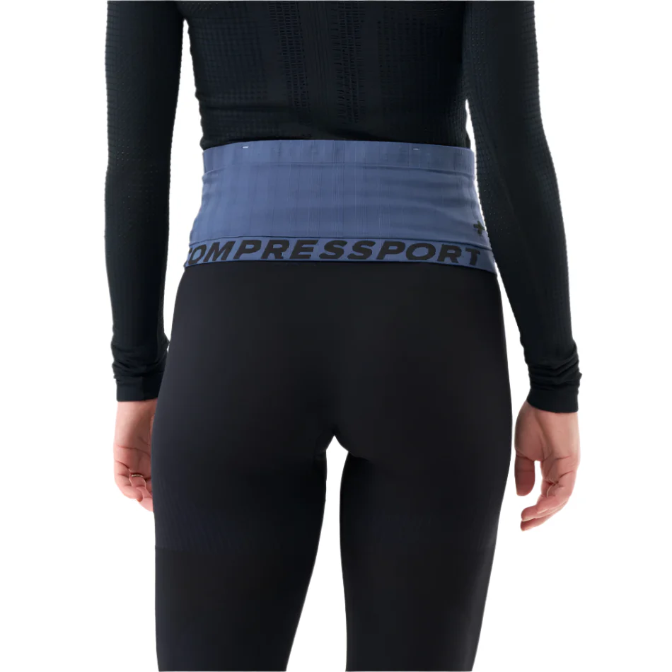 Compressport Unisex Free Belt in Indigo - Image 4