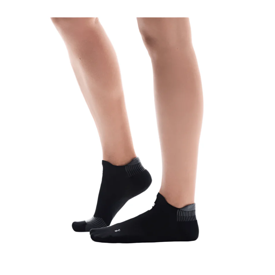 On Unisex Performance Run Sock Low Rise SS25 - Image 3