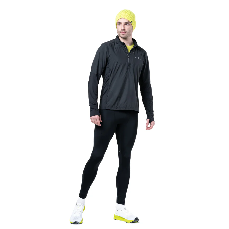 Ronhill Men's Tech Wind-Block 1/2 Zip Top in All Black AW25 - Image 3