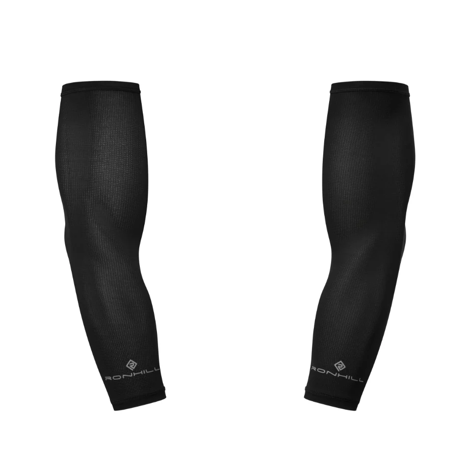 Ronhill Race Arm Sleeves in All Black SS25