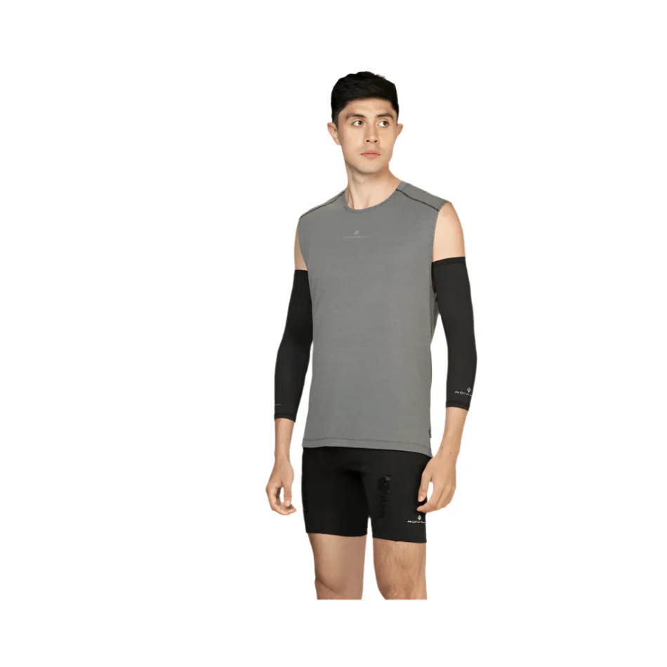 Ronhill Race Arm Sleeves in All Black SS25 - Image 3