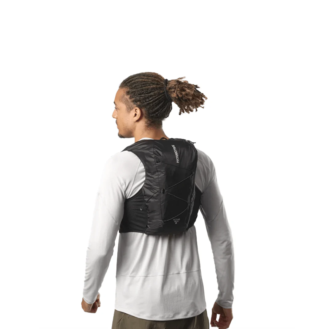 Salomon Unisex Active Skin 8 Running Vest in Black/Metal - Image 4